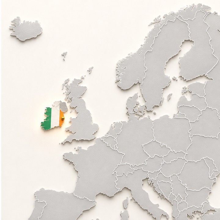 World map with Ireland location marker